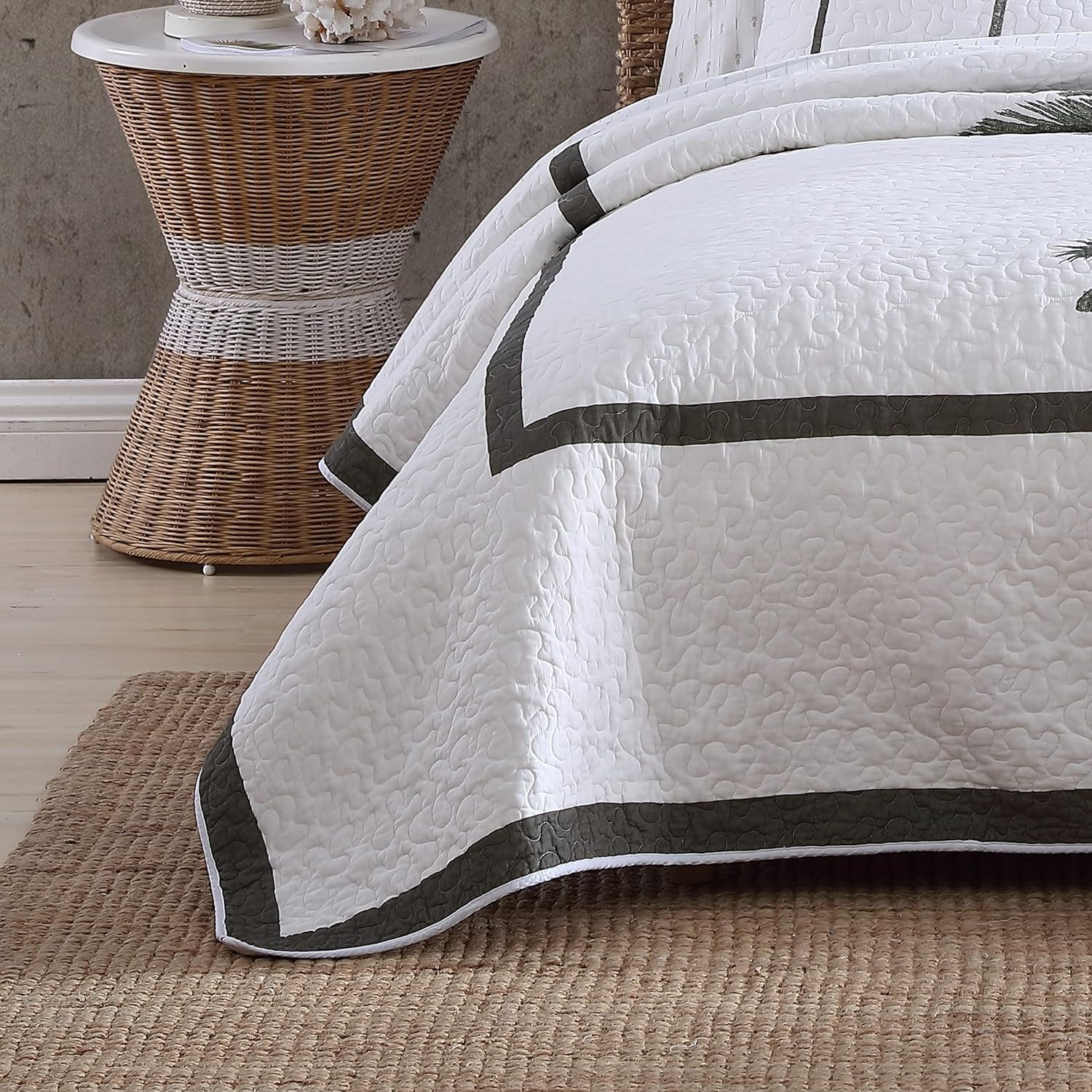 Tommy Bahama | Palm Island Collection | 100% Cotton Reversible Quilt - Soft, Breathable, Pre-Washed for Extra Softness, Queen Size, Grey 5 1728915420 977 Tommy Bahama Palm Island Collection 100 Cotton Reversible