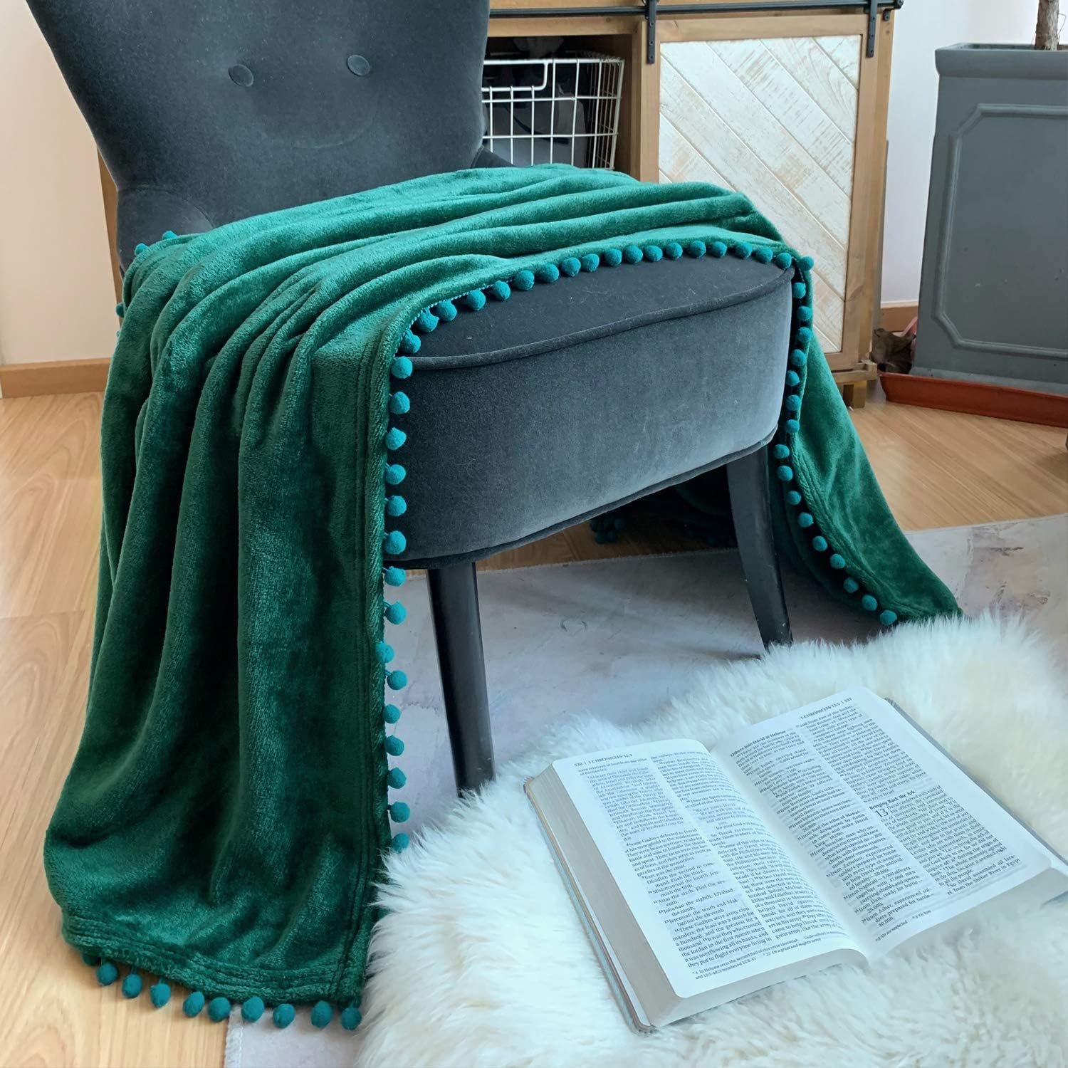 1729539525 104 LOMAO Lightweight Flannel Blanket with Pompom Fringe – Cozy Soft