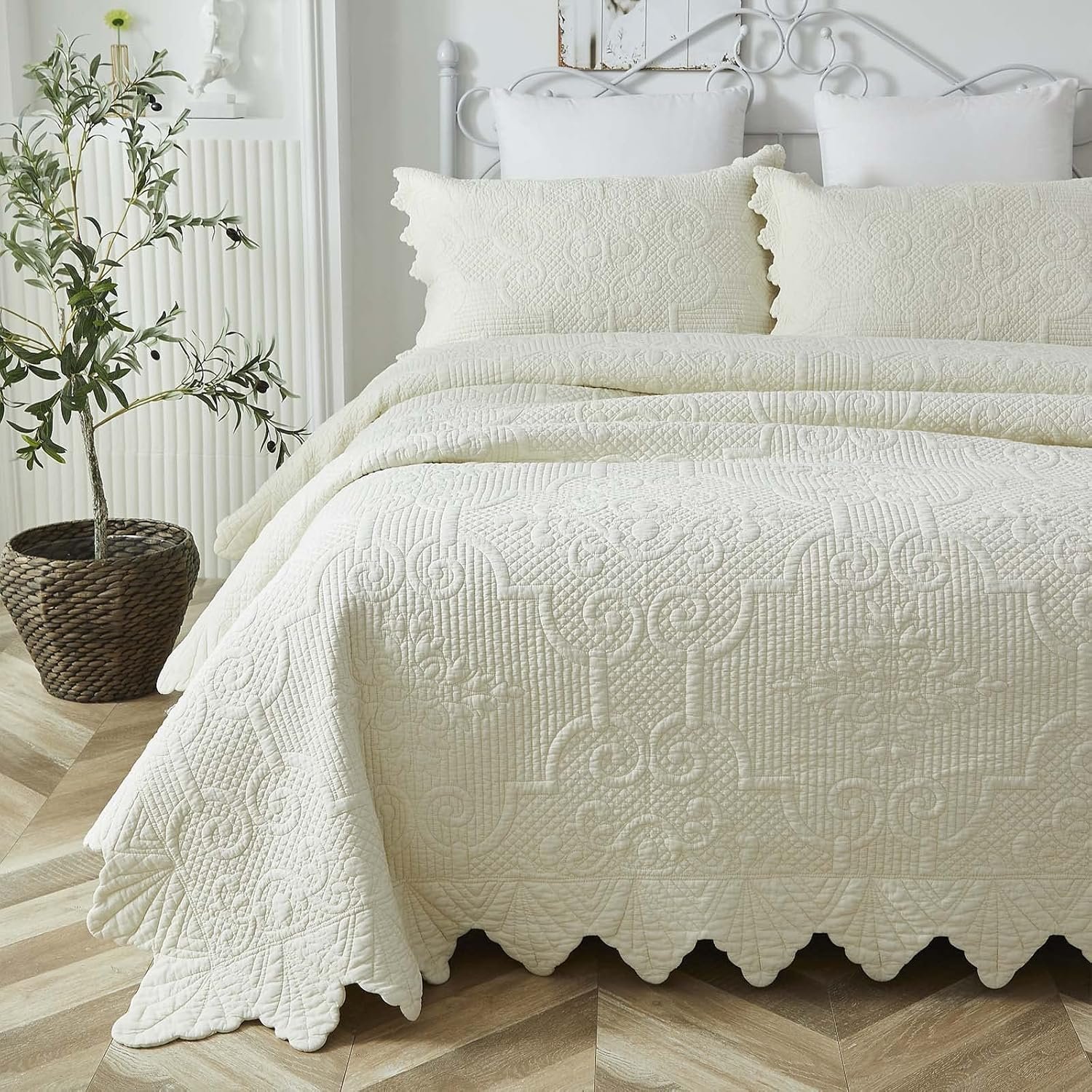 1729650434 226 Brandream Queen Size Luxury Cotton Matelasse White Quilt Set