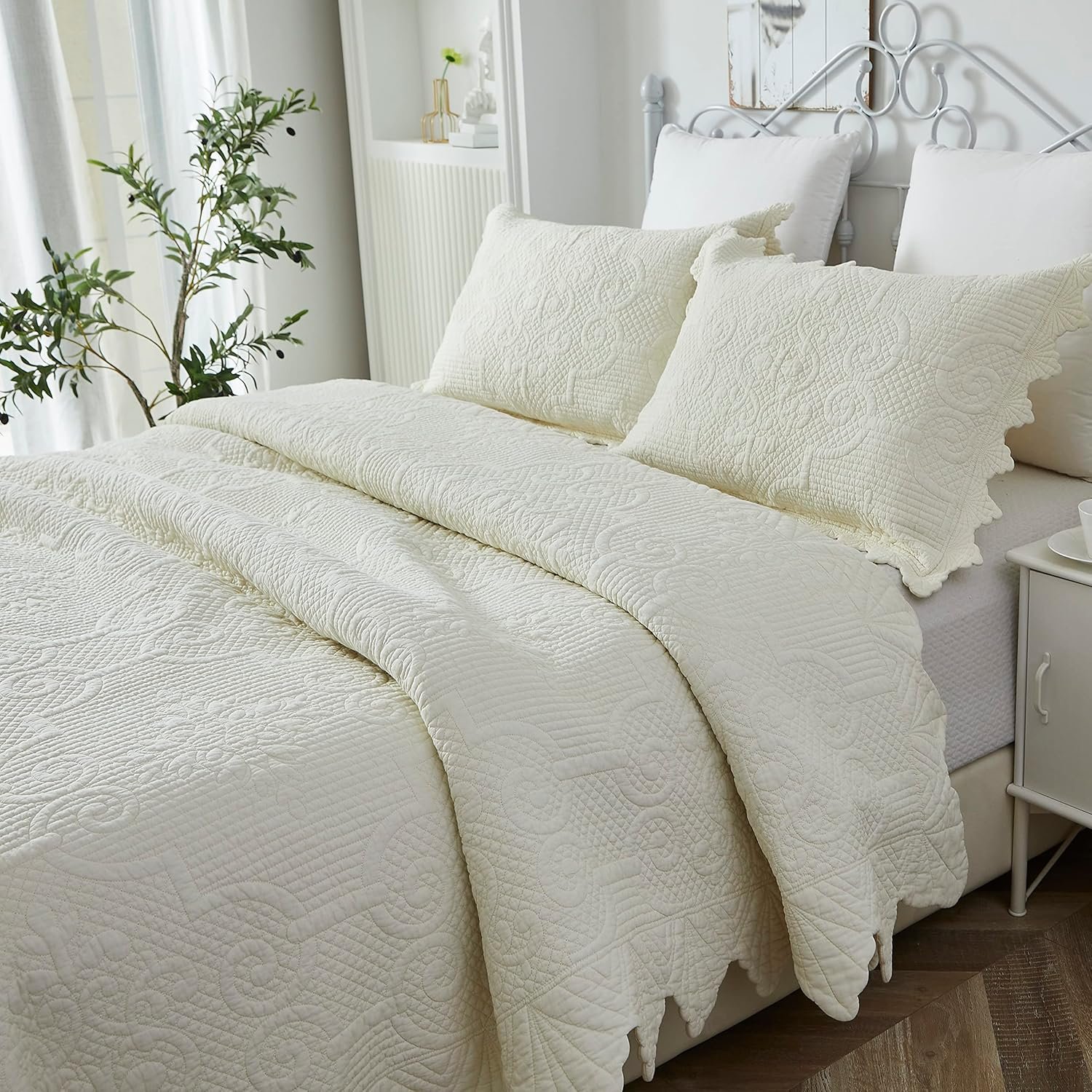 1729650434 256 Brandream Queen Size Luxury Cotton Matelasse White Quilt Set